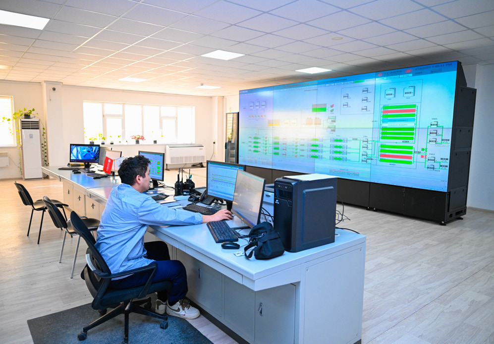 Training room with an operator at the control panel