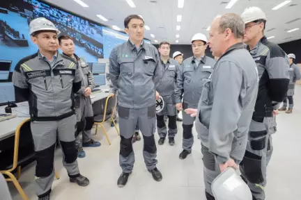 Глава КМГ ознакомился с подготовкой к запуску комплекса по производству полипропилена в Атырауской области