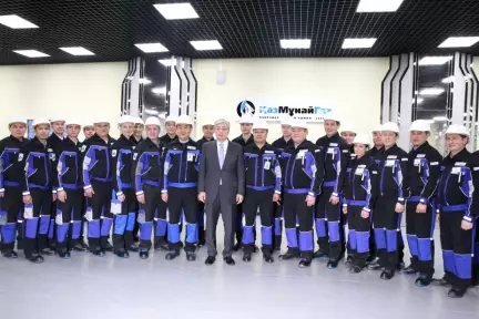 Мемлекет басшысы Қасым-Жомарт Тоқаев Павлодар мұнай-химия зауытына келді