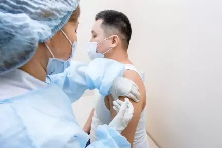 Каждый 5-й сотрудник группы компаний «КазМунайГаз» вакцинировался