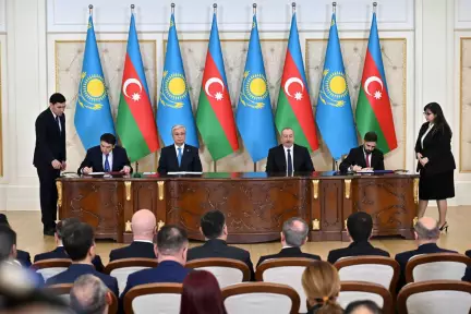 КМГ и SOCAR подписали документы о поэтапном увеличении объемов транзита и продаже казахстанской нефти