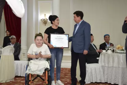 KazMunayGas gives support to 10-year old girl from Zhanaozen