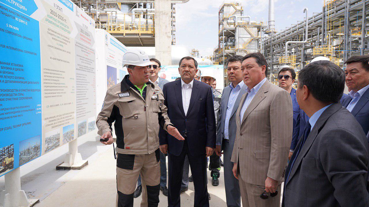 Қазақстанның Премьер-Министрі Асқар Мамин Атырау мұнай өңдеу зауытында болды