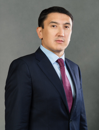 Мирзагалиев М.М. темный фон (2).jpg